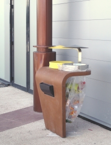 porte poubelles parking commercial